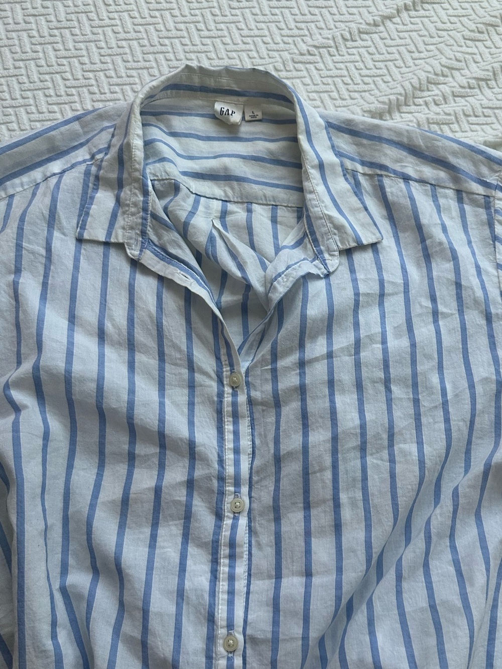 GAP Women's Light Blue and White Vertical Stripe Button-Down Shirt
